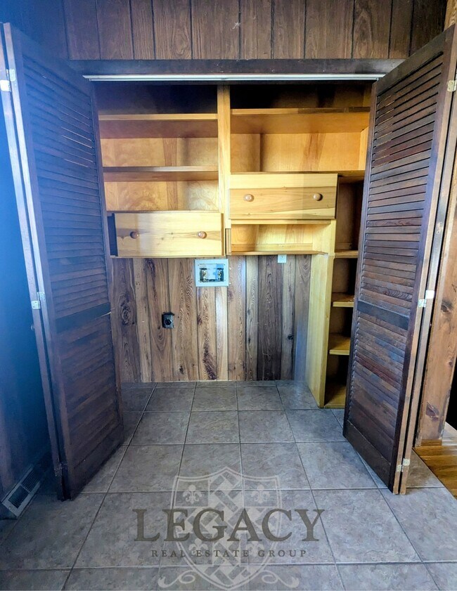 Building Photo - 3042 Old Murfreesboro Rd