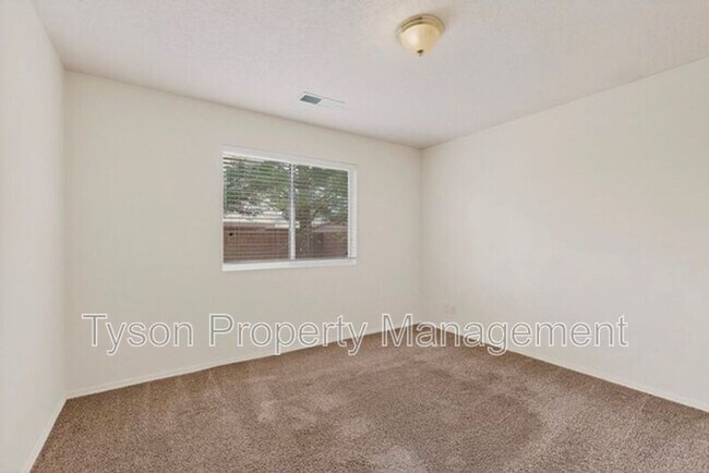 Building Photo - 908 Bursum Ln SE