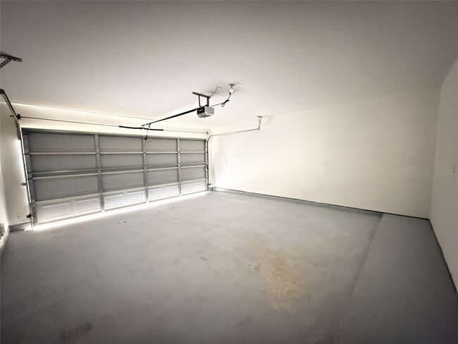 Building Photo - 13830 Fort Nelson Dr