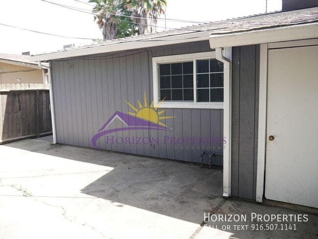 Building Photo - 2803 Lerwick Rd