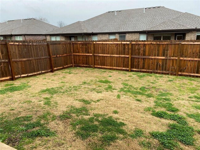 Building Photo - 422 Barbet Dr
