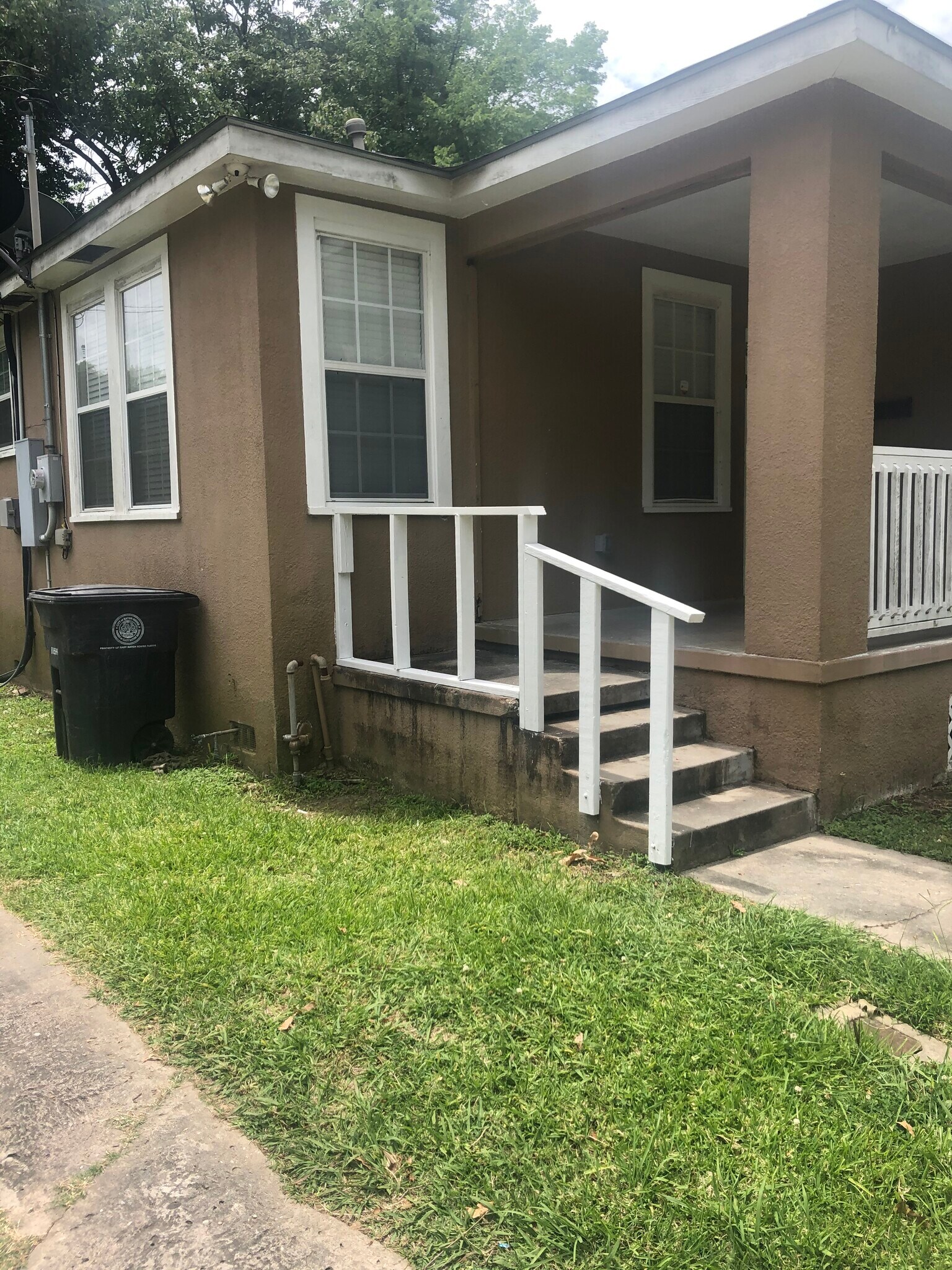 Building Photo - 564 Cotton St