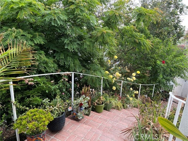 Building Photo - 12 Coach Rd