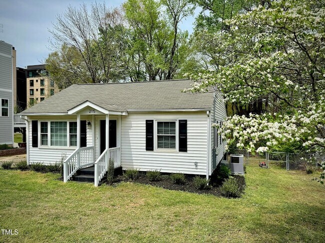 Building Photo - 215 Walnut St