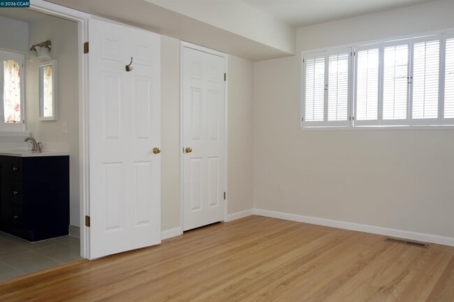 Building Photo - 609 Maureen Ln