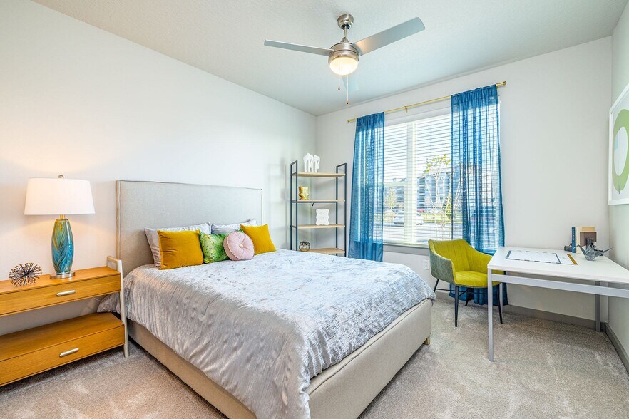 Building Photo - Madison Pointe Apartments