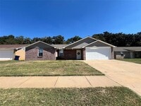Building Photo - 210 Bobbie Ann Ct