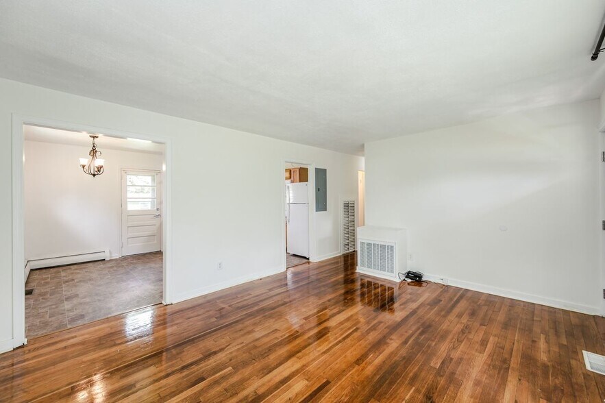 Building Photo - 9507 Stockbridge Dr