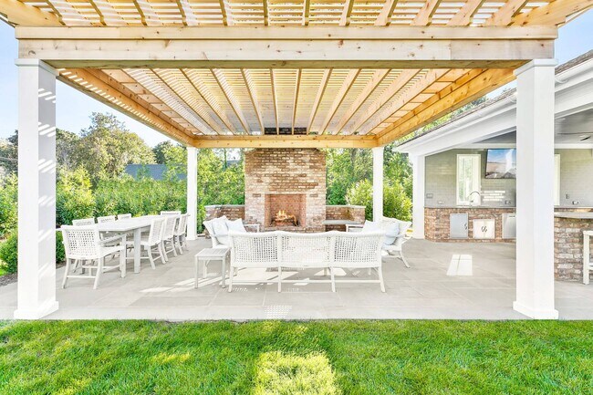 Building Photo - 173 Ferry Rd