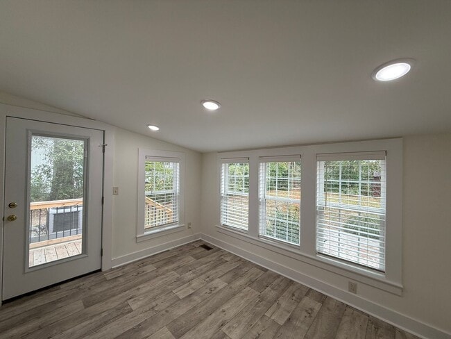 Building Photo - 112 Donaldson St