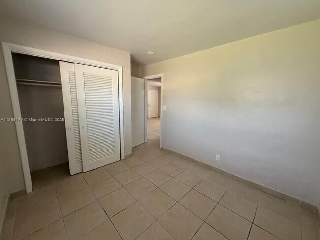 Building Photo - 237 W Blue Heron Blvd