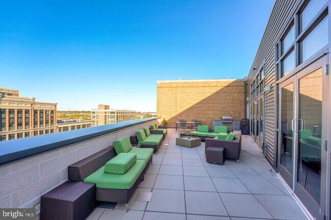 Building Photo - 460 New York Ave NW