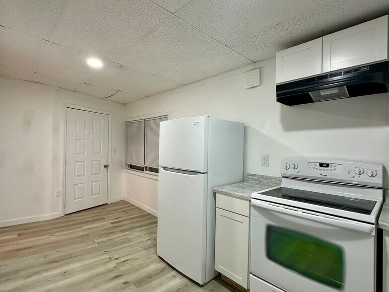 Building Photo - 35 Lincoln St