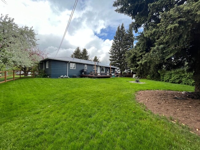 Building Photo - FULLY FURNISHED Midtown Three Bedroom Space for Rent, Great Location!