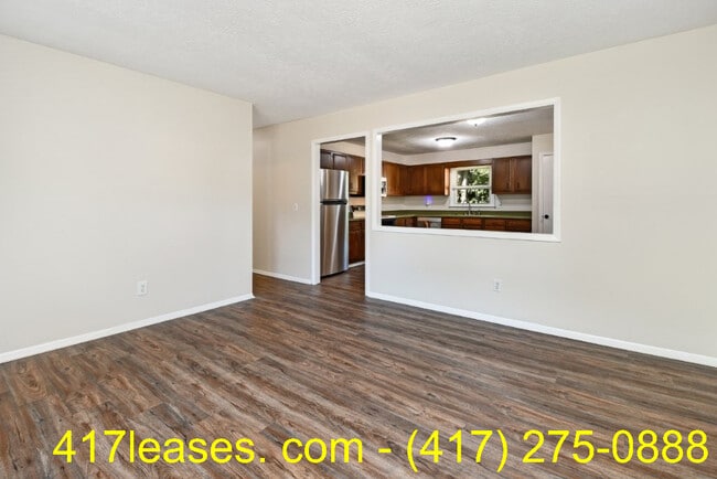Building Photo - 201 S Meadowview Ave