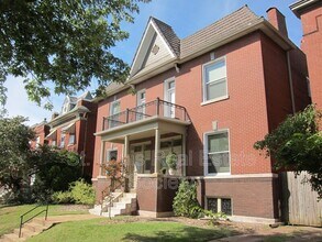 Building Photo - 3849 Juniata St