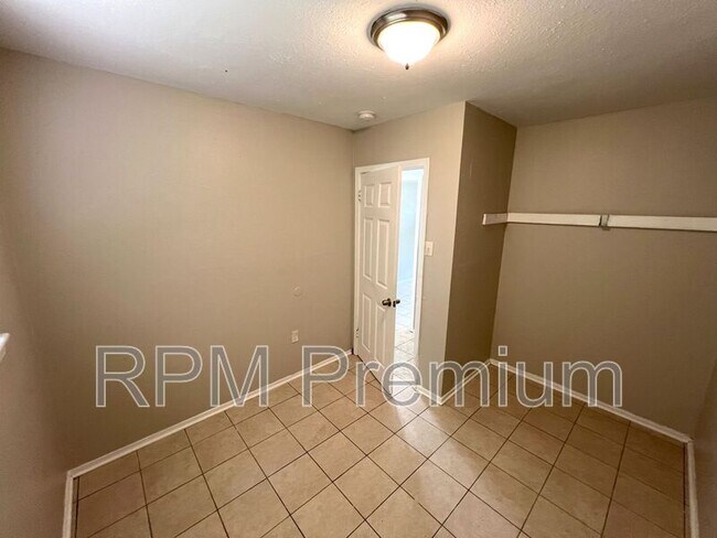 Building Photo - 6132 Pontotoc St