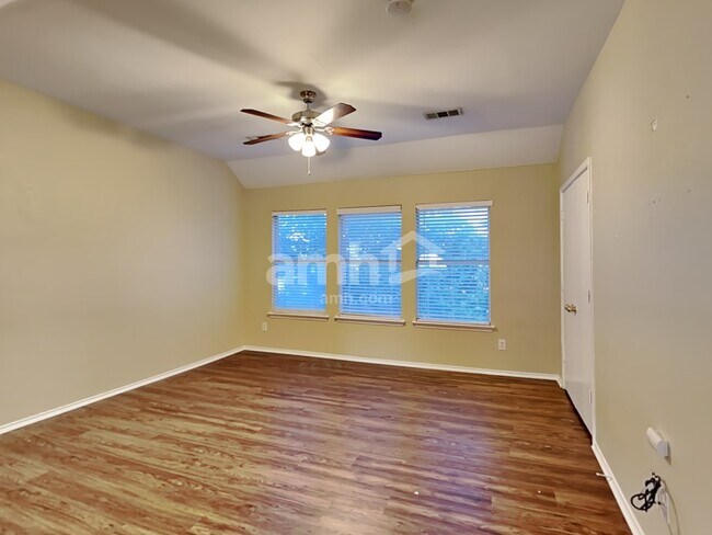 Building Photo - 3841 Chimney Rock Dr