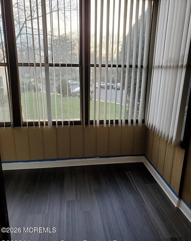 Building Photo - 82 Amberly Dr