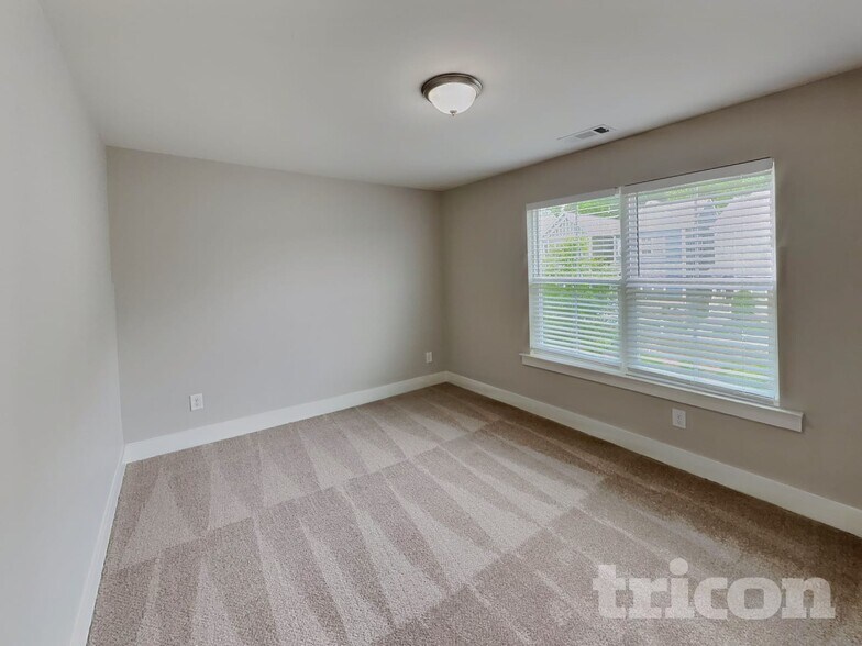 Building Photo - 1326 Sula Dr