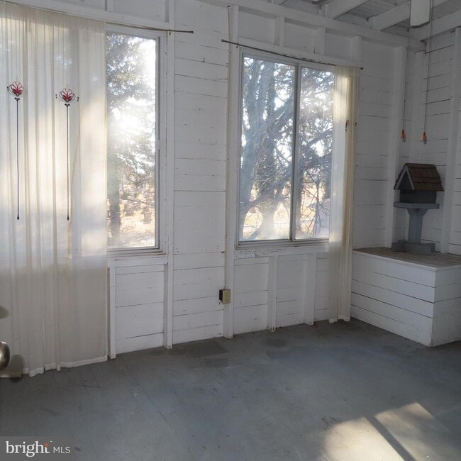 Building Photo - 304 S Coldbrook Ave