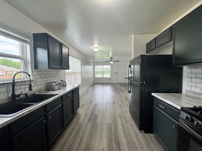 Building Photo - 1795 Bliss Cir
