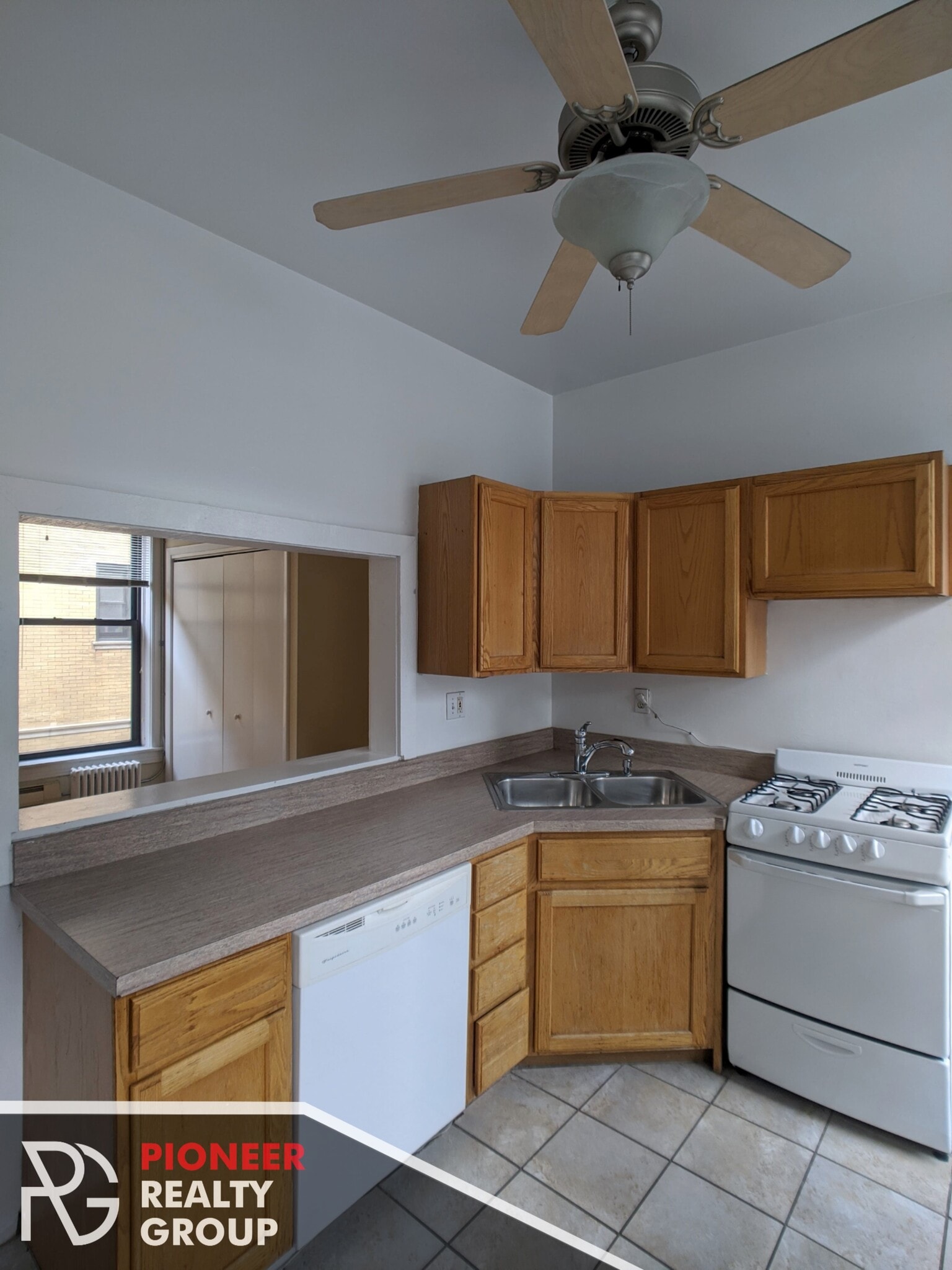 Building Photo - 1212 N Dearborn St