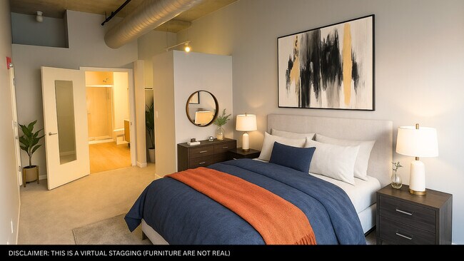 Building Photo - 933 W Van Buren St