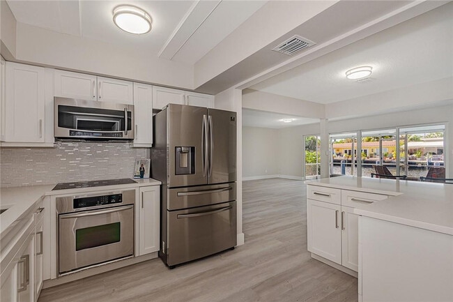 Primary Photo - 2217 NE 20th Ave