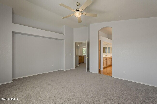 Building Photo - 927 W Azalea Pl