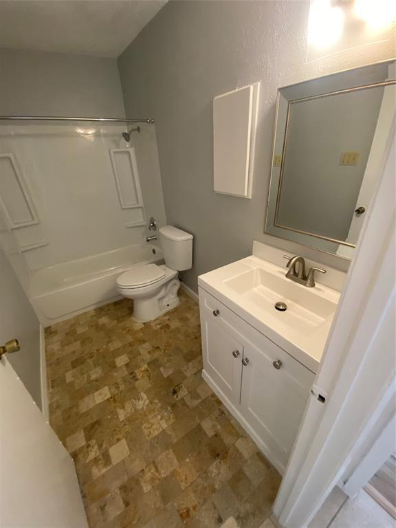 Building Photo - 2402 Dove Springs Dr