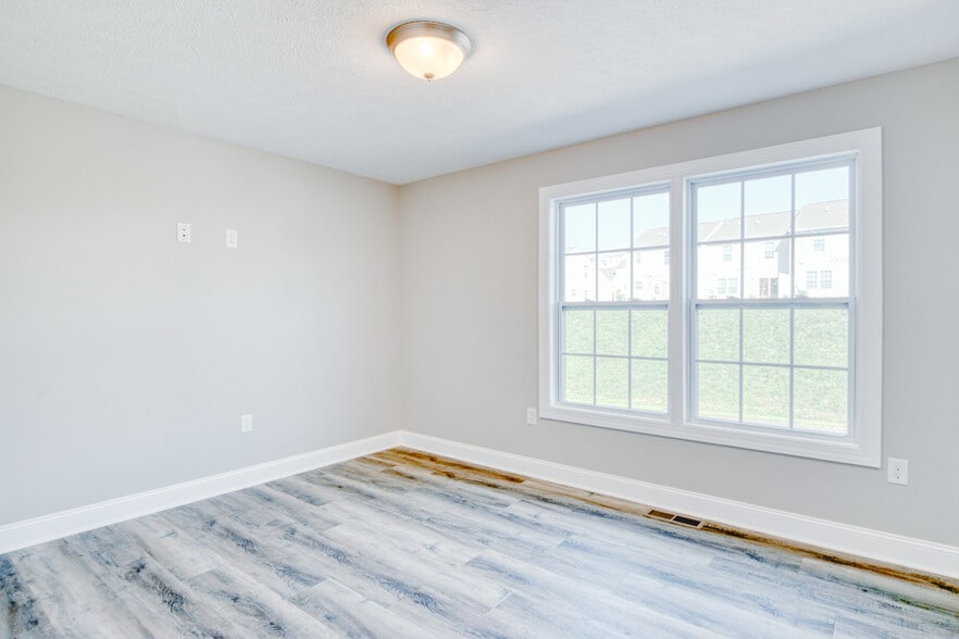 Building Photo - 150 Twisted Oak Dr NW