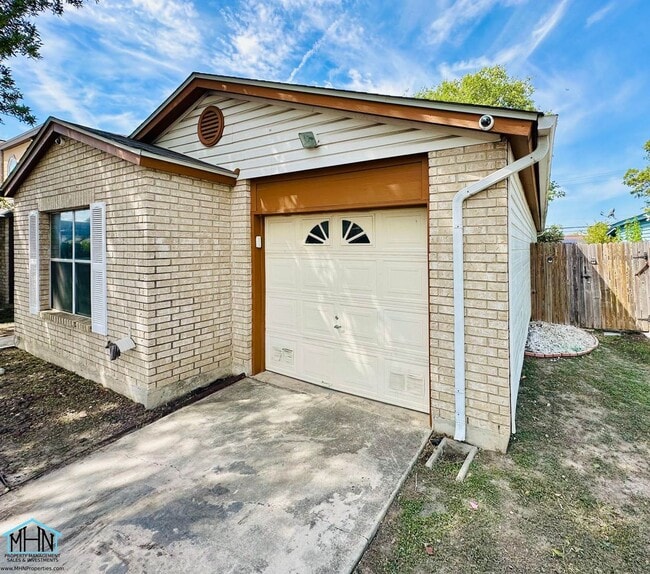 Building Photo - Charming & Move-In Ready 3-Bedroom Home wi...