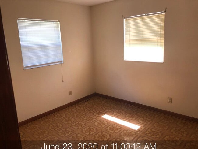 Building Photo - 2804 St Johns Ave