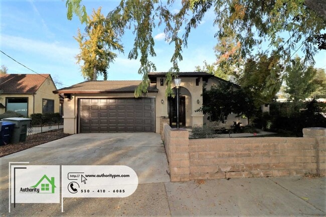 Building Photo - 875 Lakeview Dr