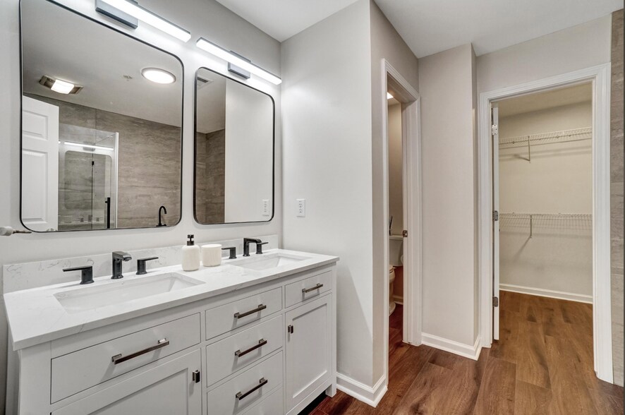 Primary Bathroom - Double Vanity - 702 Surrey Park Pl SE