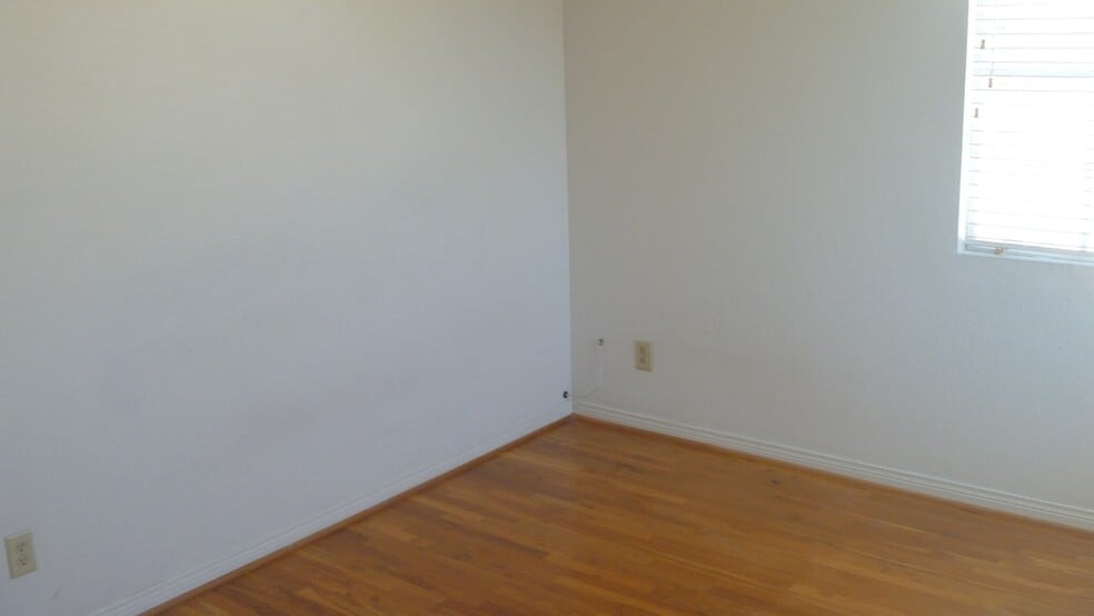 BEDROOM #2: HARDWOOD FLOORS - 2106 Clark Ln