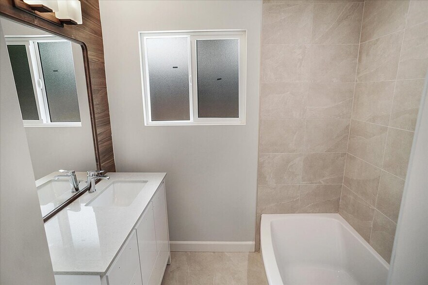 guest bathroom1 1 - 22934 Roscoe Blvd