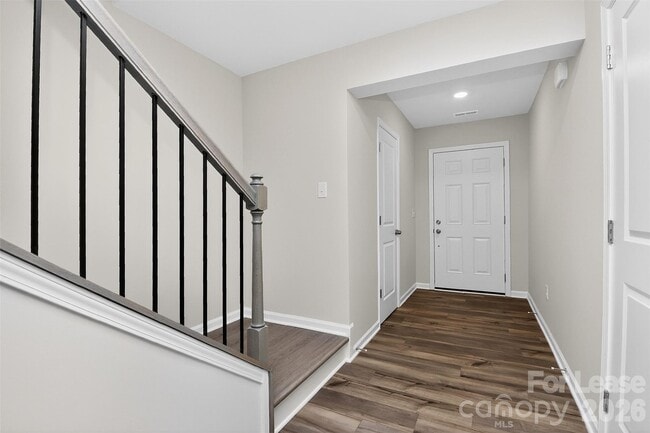 Building Photo - 10032 Greystar Ln