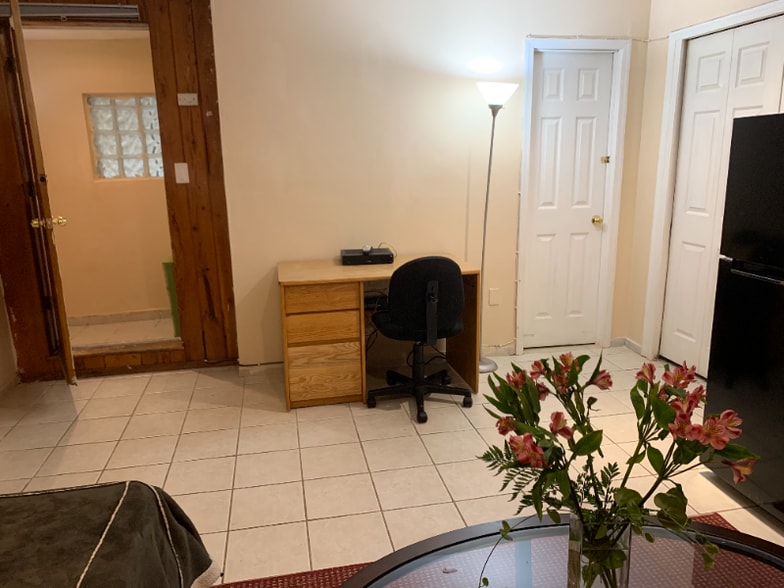 Building Photo - 22 Mountain Way