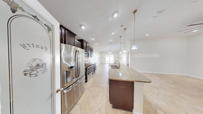 Building Photo - 630 Glendale Ln