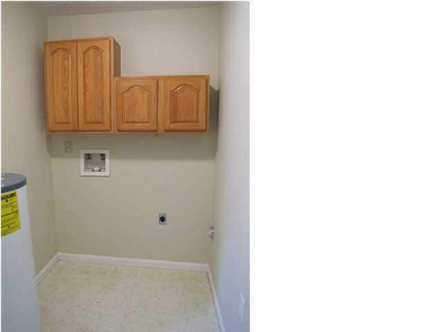 Building Photo - 203 Amellia Pl