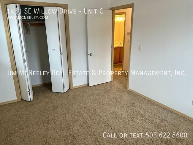 Building Photo - 1481 SE Willow Dr
