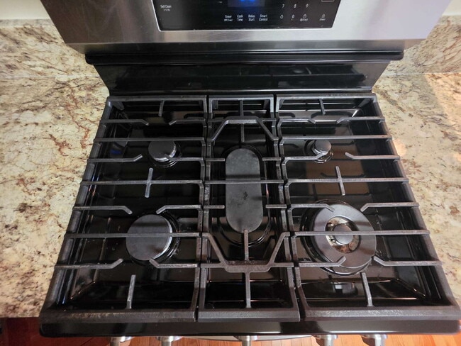 Building Photo - Spacious 4-Bedroom Home for Rent in Kings Grant Fayetteville – 15 Minutes from Fort Bragg