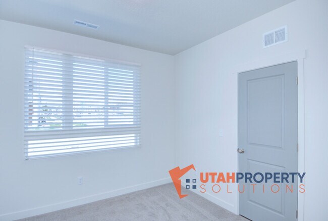 Building Photo - 959 W 540 S