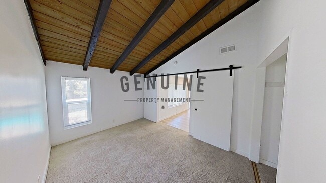 Building Photo - Stunning 2nd Story 3 Bedroom Condo in Woodlake Villas, La Habra