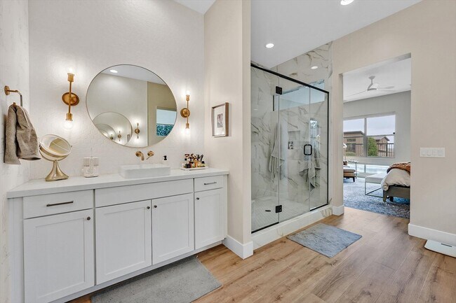 Building Photo - 6690 Interstellar St