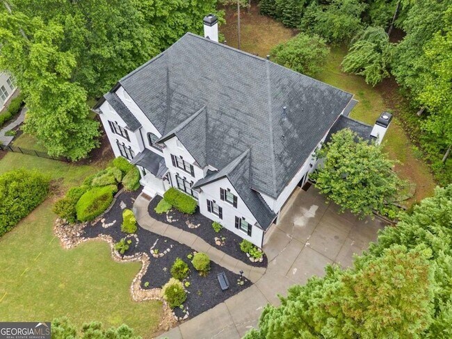 Building Photo - 882 Hallbrook Ln