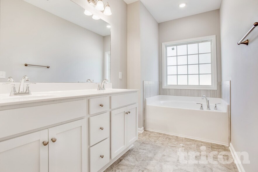 Building Photo - 710 W Coker Way