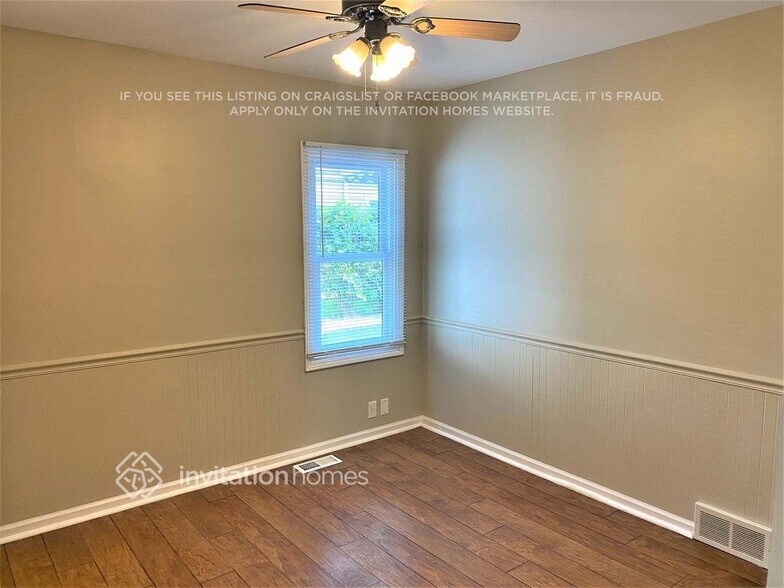 Building Photo - 9220 S 49th Ct